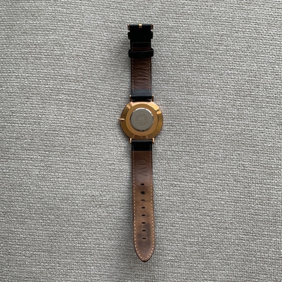 Daniel Wellington watch - Picture 2 of 3